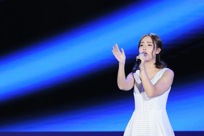 在公司年會上唱什么樣的歌曲比較好??？